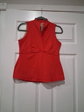 Lululemon women’s Orange V Neck T Shirt sz 14